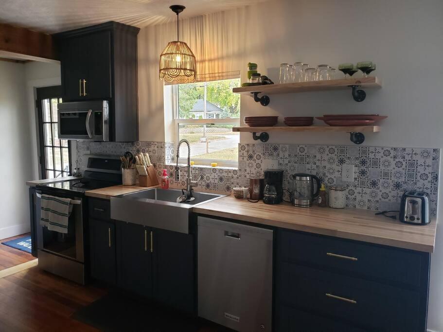 Cute Cottage-2 Min From Downtown 링컨 외부 사진